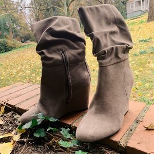 Grey/Tan Suede Express Wedge Boots